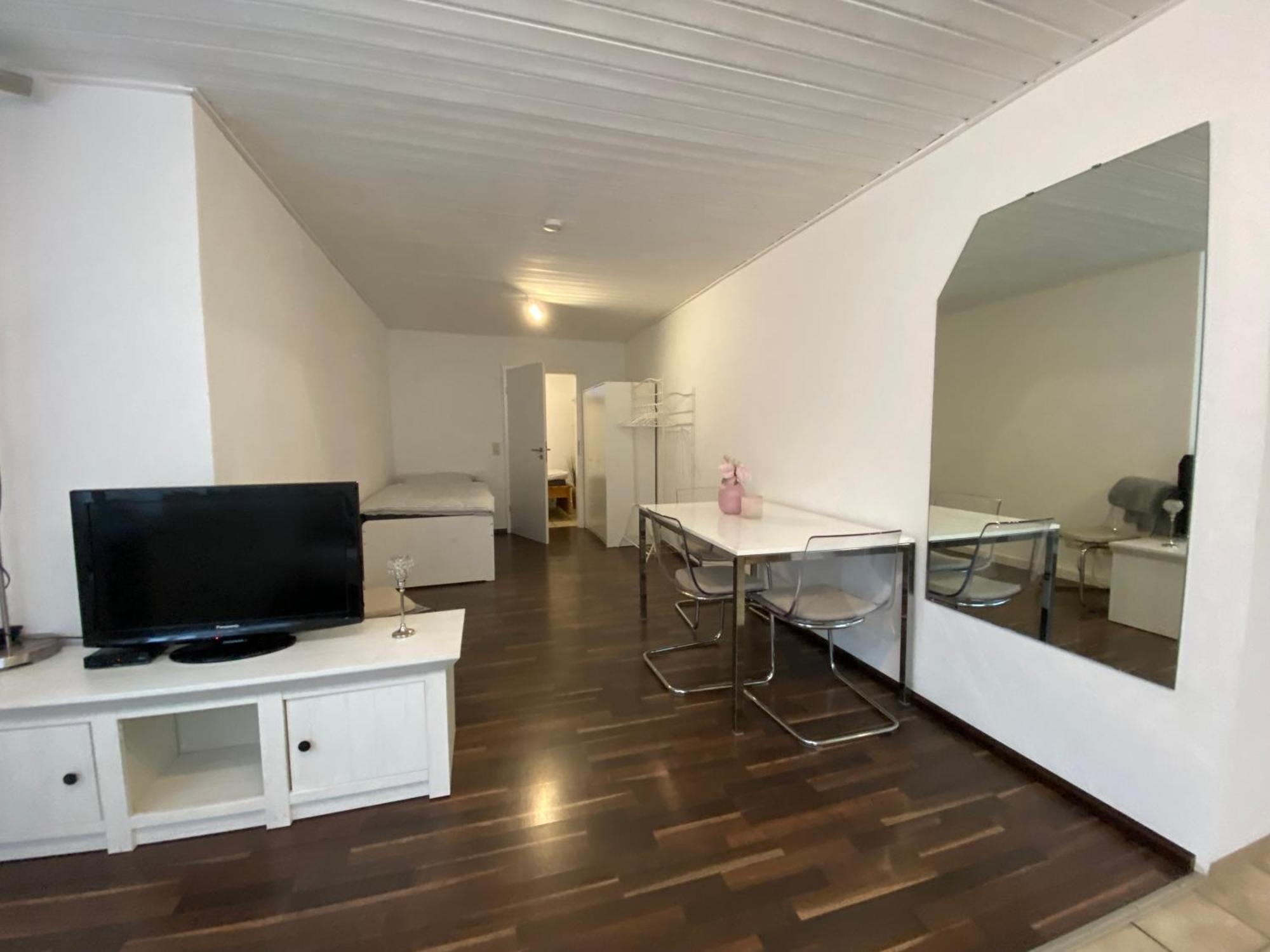 Ferienwohnung Geiger Sersheim Екстер'єр фото